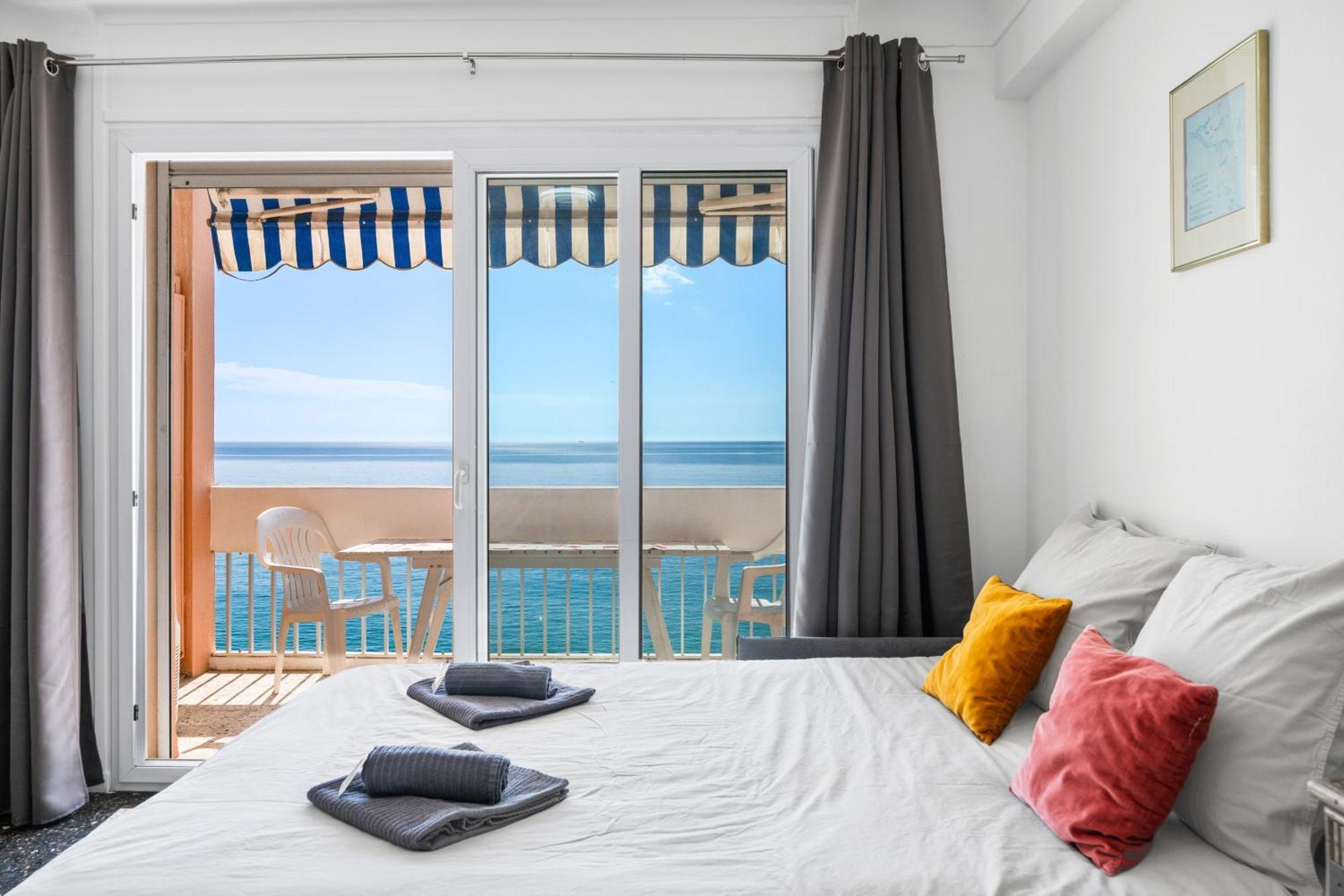 Le Panorama -Vue Exceptionnelle - Dernier Etage - Front De Mer 芒通 外观 照片