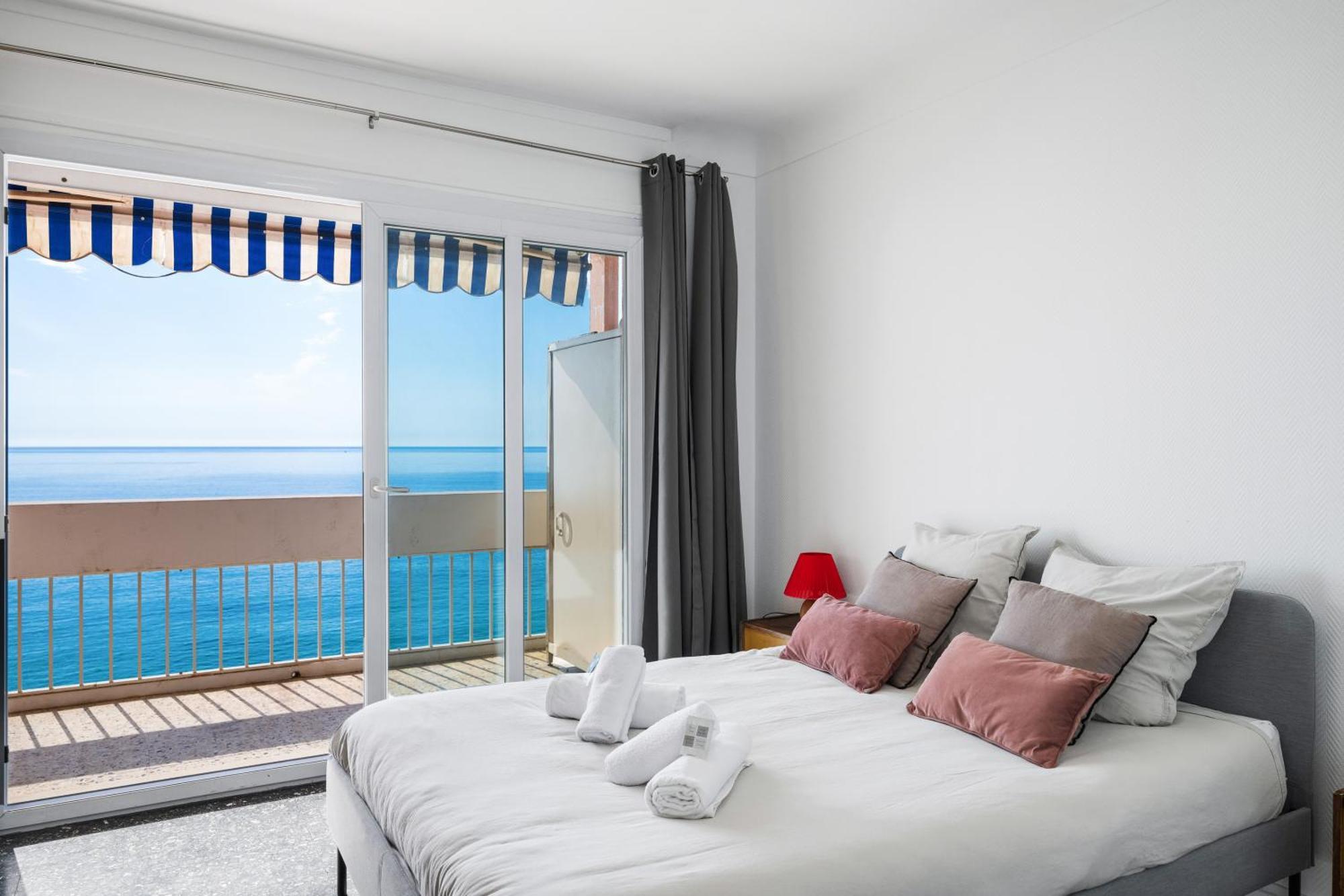 Le Panorama -Vue Exceptionnelle - Dernier Etage - Front De Mer 芒通 外观 照片